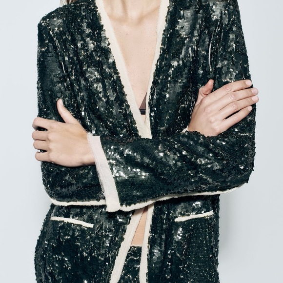 BLOGGERS FAV ZARA GREEN SEQUIN BLAZER - Picture 3 of 6